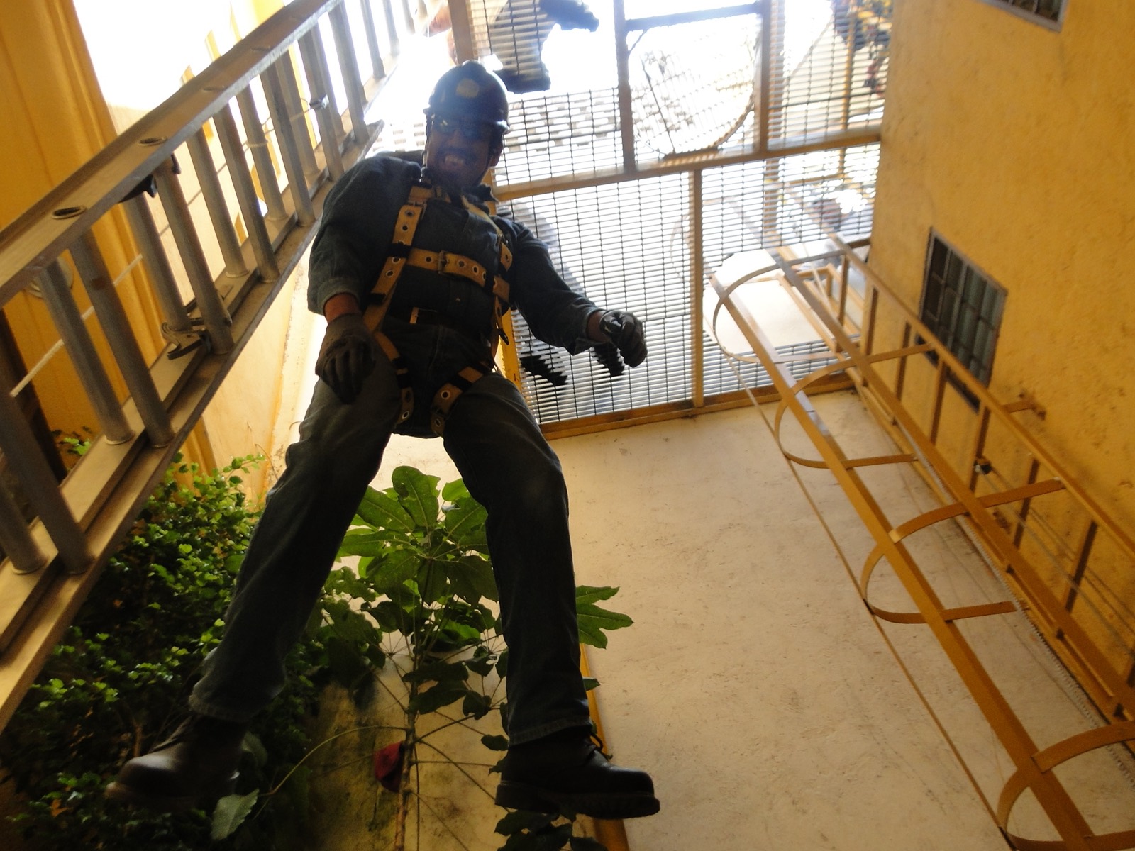 Práctica de descenso y rescate en altura
