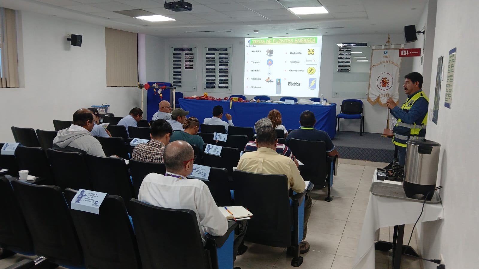 Sesión teórica del seminario en aula
